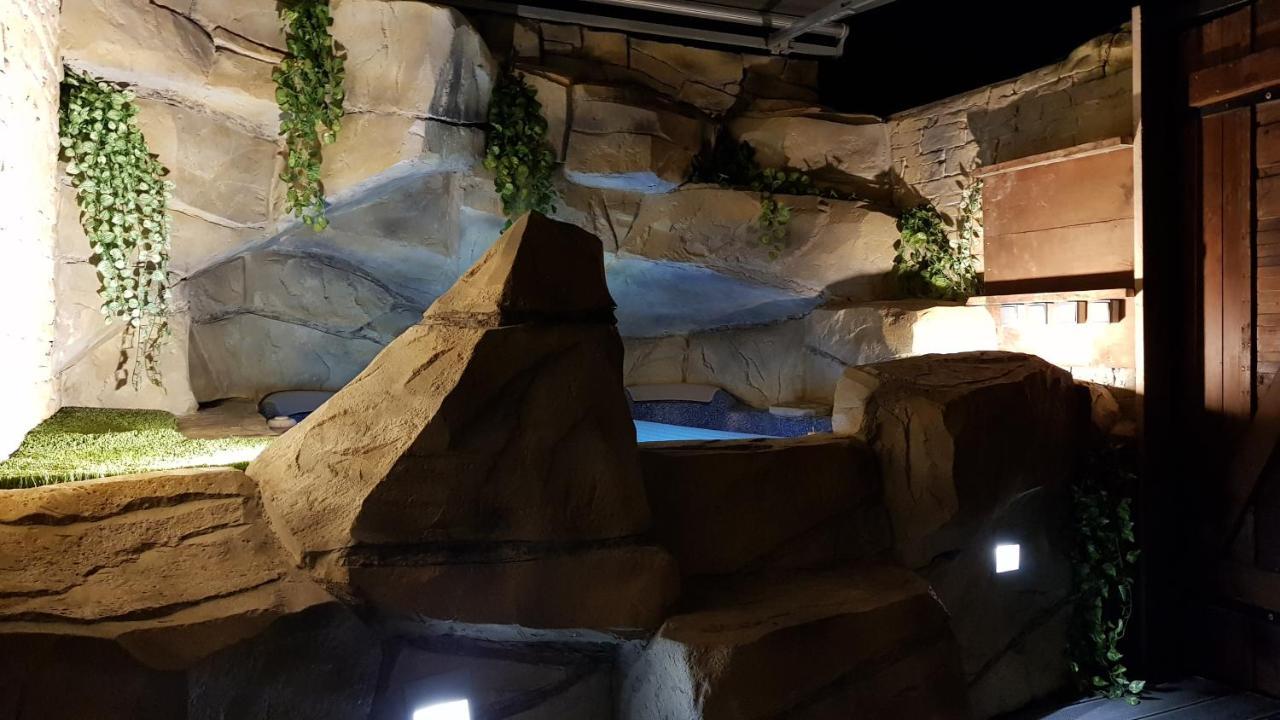 Le Lodge Origin Sainte-Suzanne Bagian luar foto
